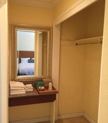 Deluxe Queen Room with Two Queen Beds - Non-Smoking